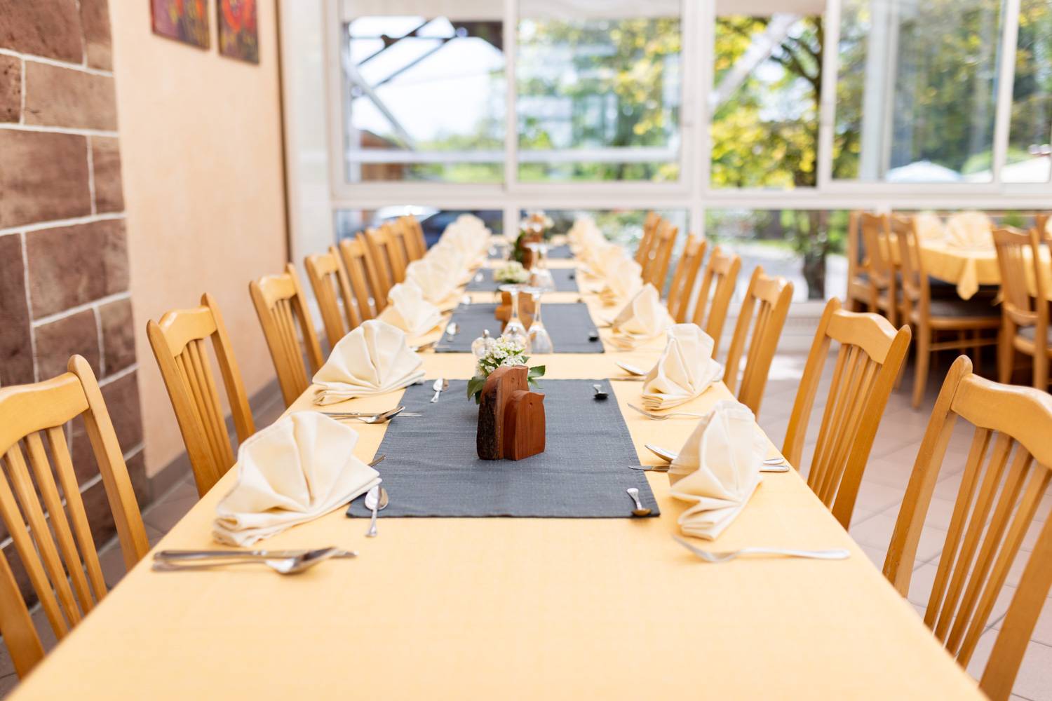 20260418_Gasthaus_Traube_Gastraum_Biergarten_002